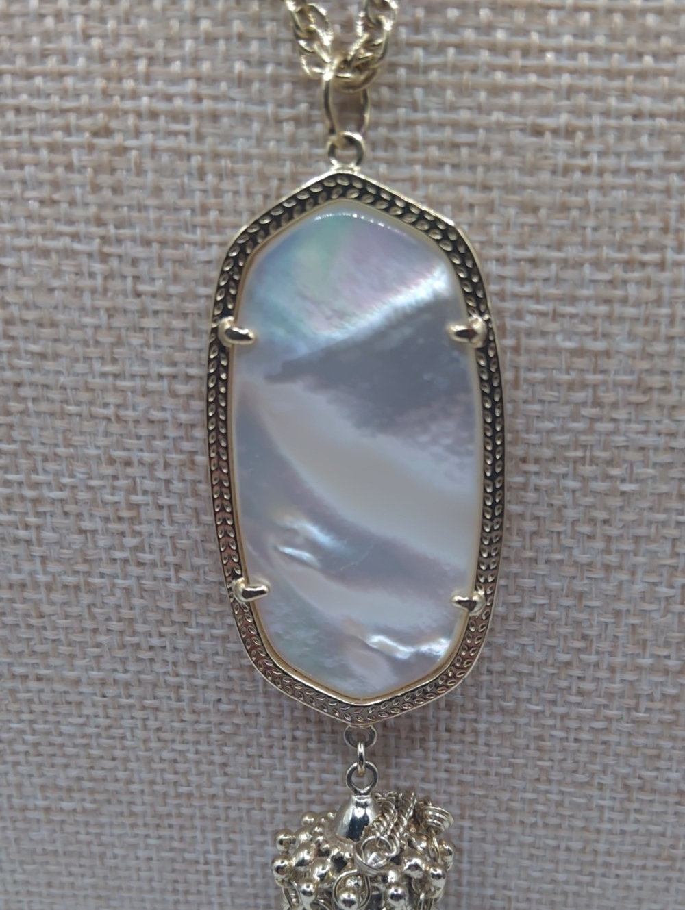 Kendra Scott Mother Of Pearl Pendant Rayne Long Necklace Gold tone - Picture 6 of 7